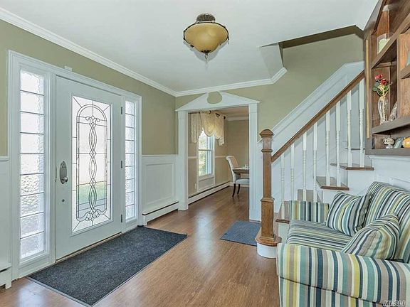 3rd image of 38 Hyde Ln