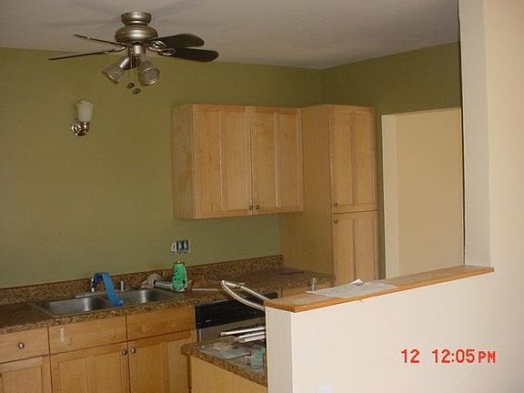 2nd image of 326 Date Ave