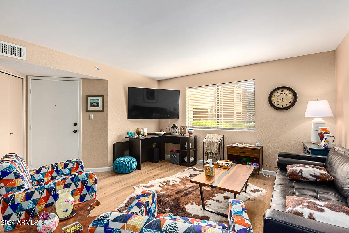 Building Photo - 8155 E Roosevelt St #110