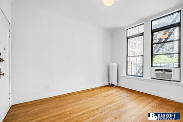 Rented by Barkoff Residential 