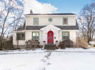 16 Castleton Ave, East Greenbush, NY 12061