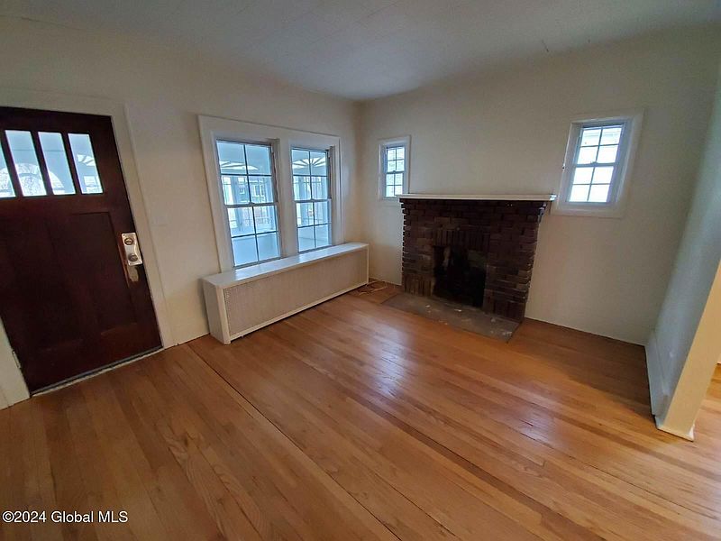 4th image of 20 Lincoln Avenue