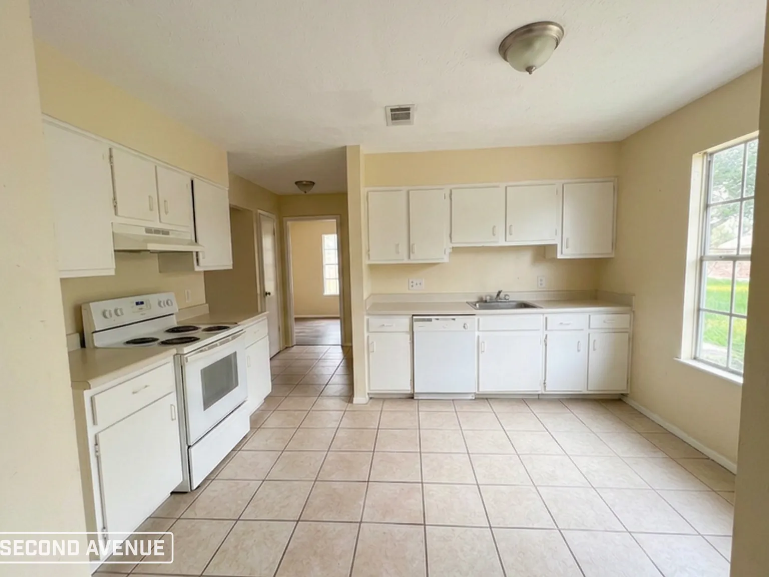 3 bed, 2.5 bath, 1512 sqft, $1,695 — Photo 3