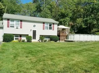 42 Colonial Rd, Douglas, MA 01516