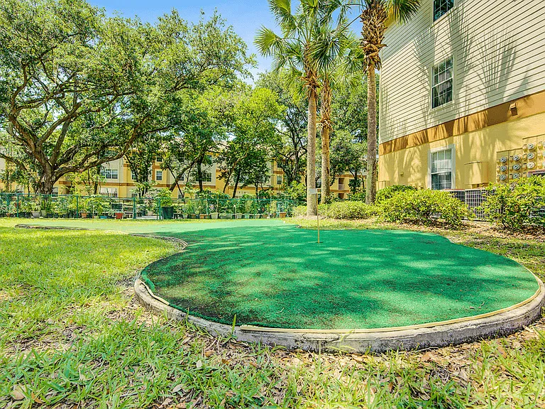 Williams Landing and Villas Apartments — Photo 8