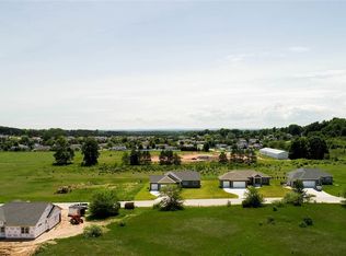 5336 Ravenhurst Dr #18, Traverse City, MI 49685