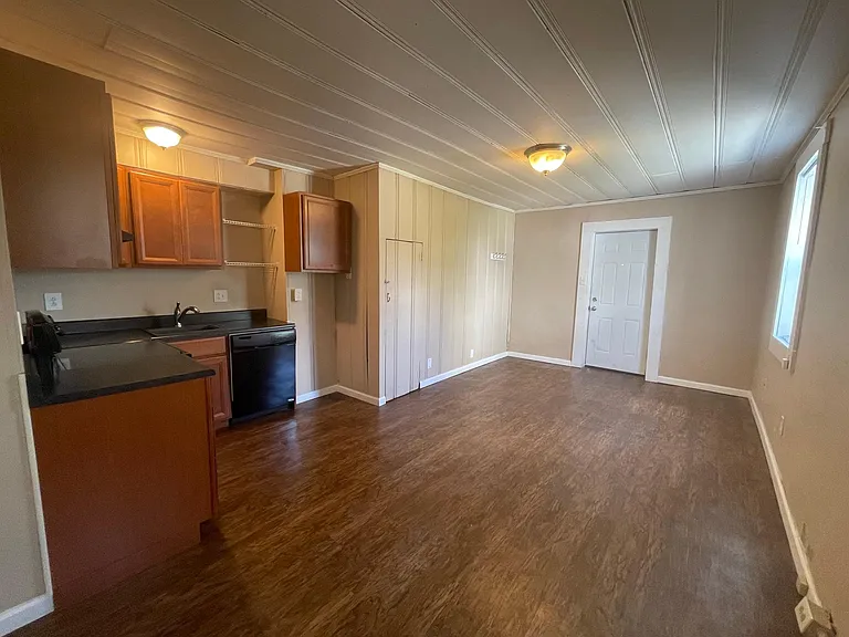 305 S High St #1 — Photo 4