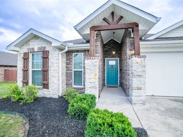 825 NW 64th Ave, Bentonville, AR 72713