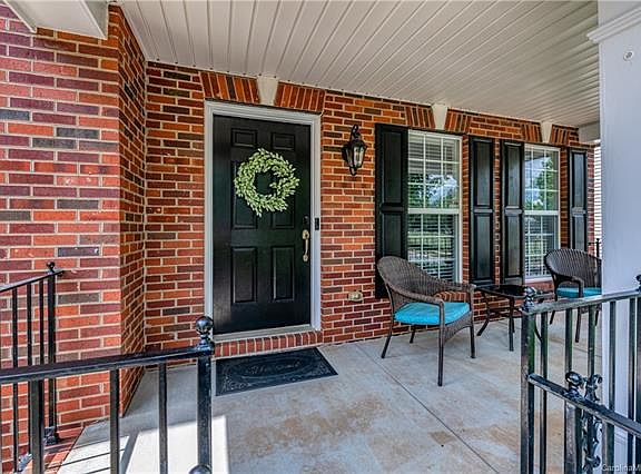 2nd image of 8415 Castledown Dr