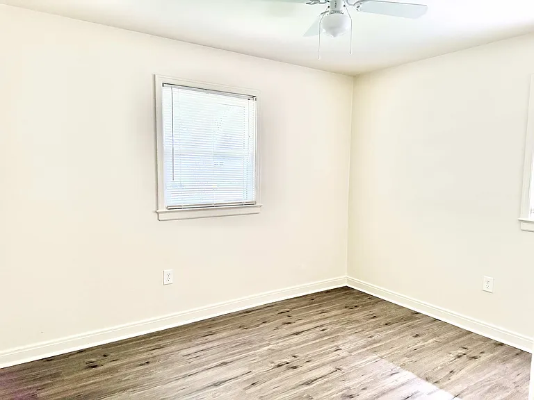 343 S Fairfax Dr — Photo 8