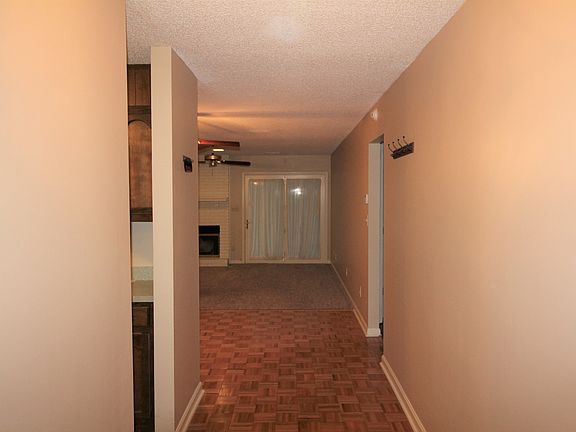 3rd image of 204 Williamsburg Ave