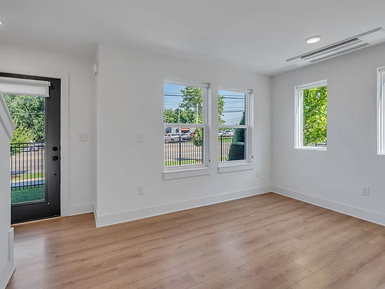 102 Duke St #17 — Photo 15