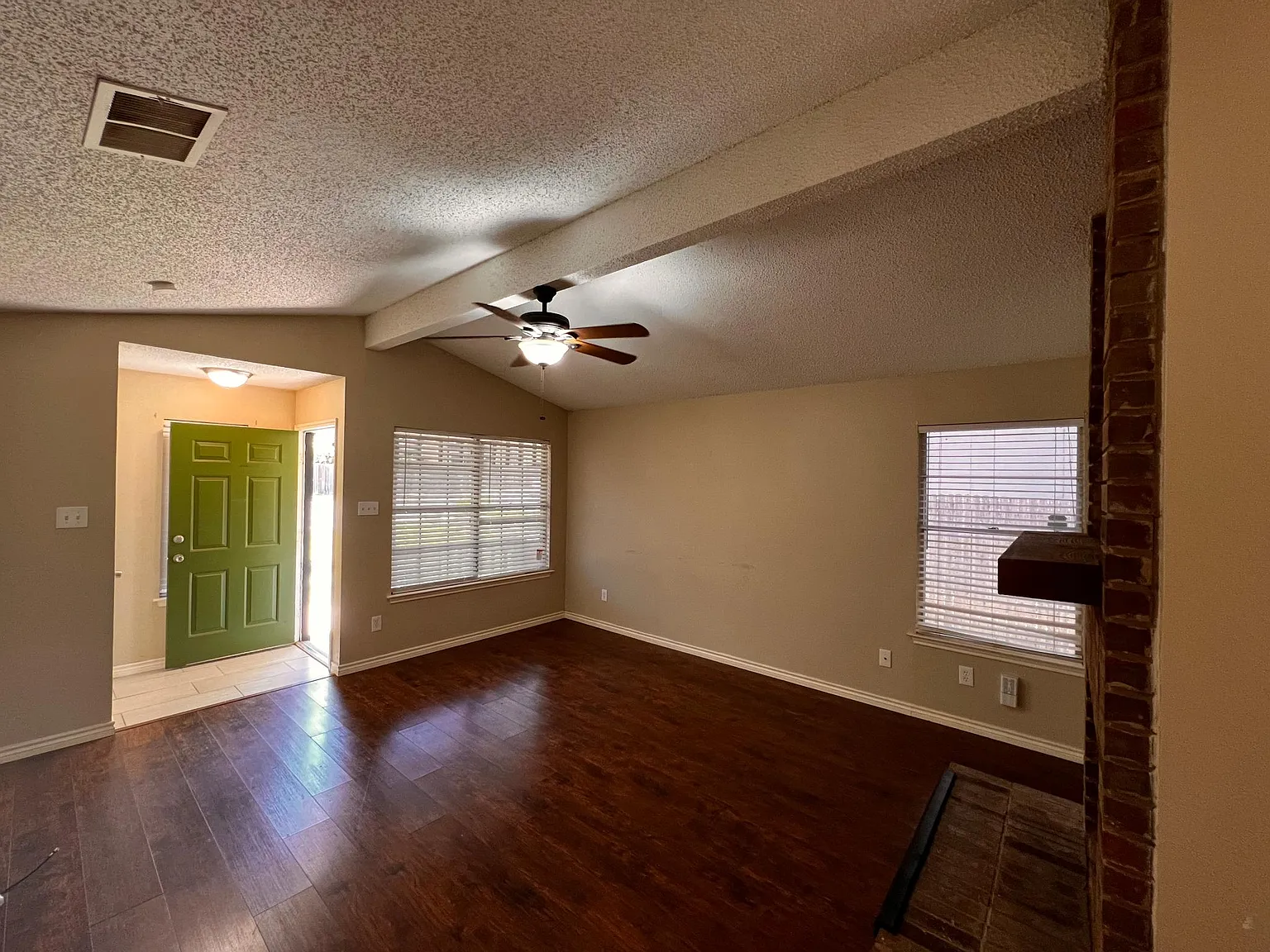 3 bed, 1176 sqft, $1,675 — Photo 3