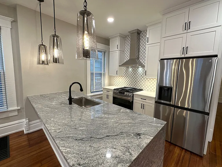Dennison Ave 866-868 CR — Photo 9