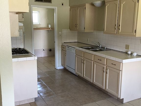 2nd image of 2340 N Delno Ave