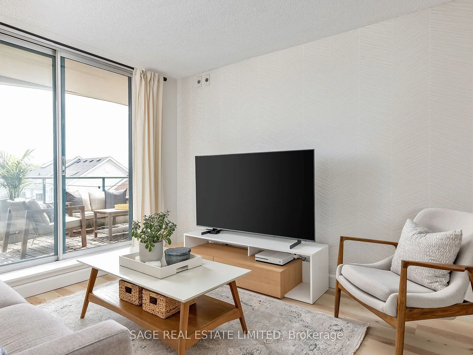 2 bed, $3,900 — Photo 2