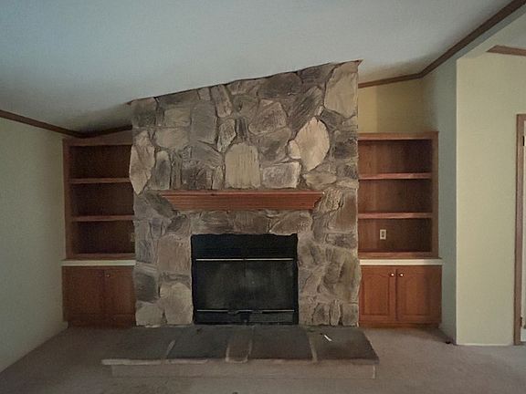 3rd image of 830 Weaver Rd