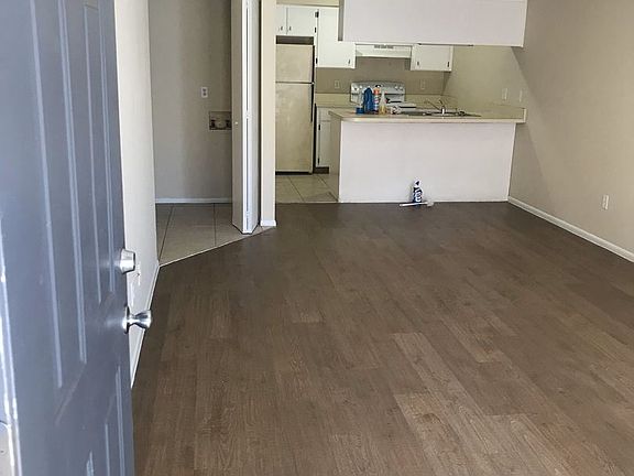 2nd image of 5370 SE 30th Pl Unit D
