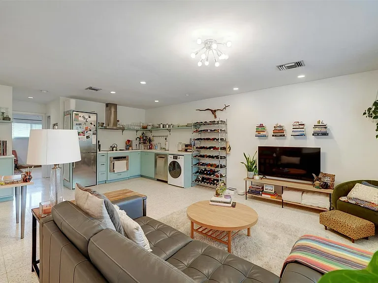 1208 Enfield Rd #202 — Photo 3