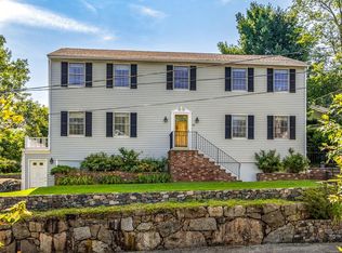 61 Leggs Hill Rd, Marblehead, MA 01945