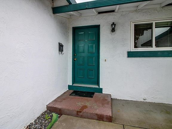 4th image of 2558 Loomis Dr