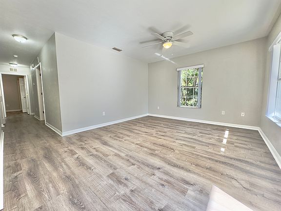 2nd image of 1652 NE 5th Ave