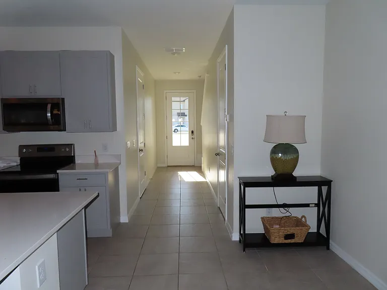 1537 Discovery St — Photo 9