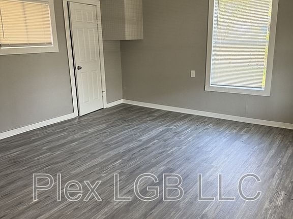 4th image of 203 Front St