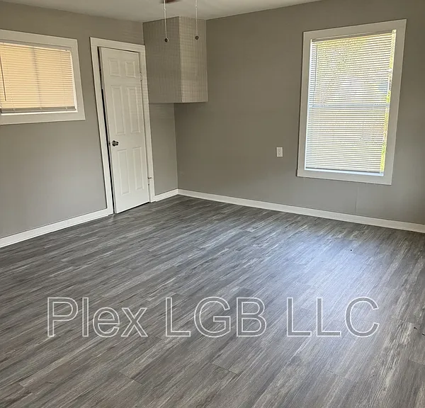 203 Front St — Photo 4