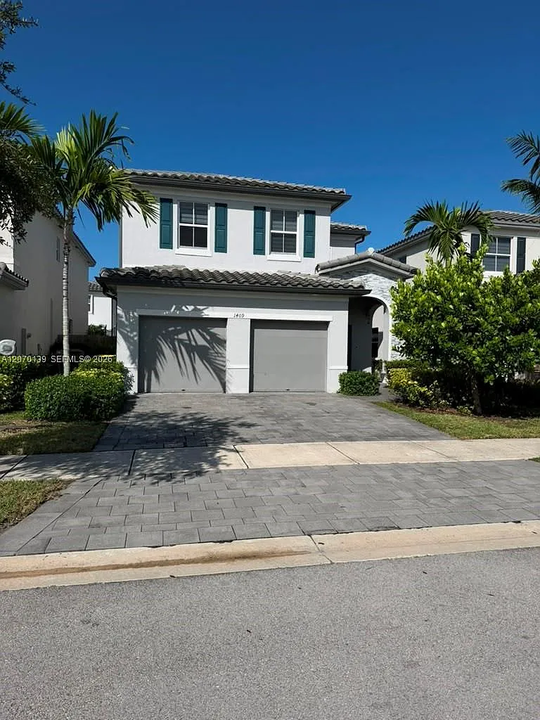 Keys Gate Residential — Photo 2