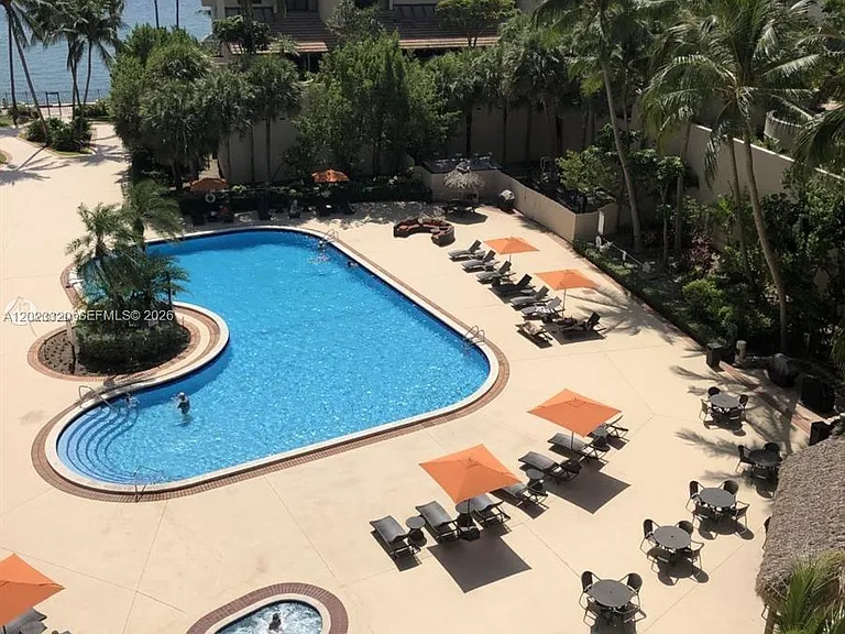 540 Brickell Key Dr #913 — Photo 20