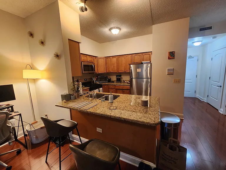 2318 N Milwaukee Ave #201 — Photo 2