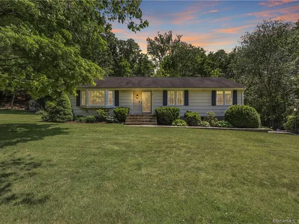 846 Donna Drive, Orange, CT 06477