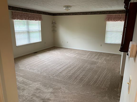 5th image of 17 Willowood Ln