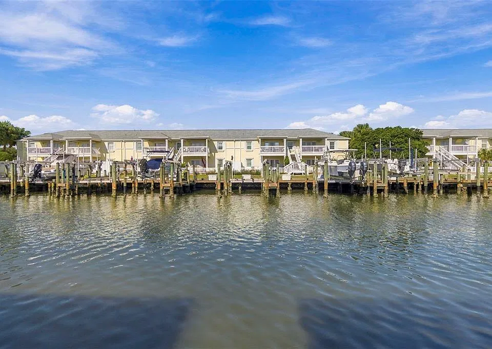4945 Coquina Key Dr SE #C