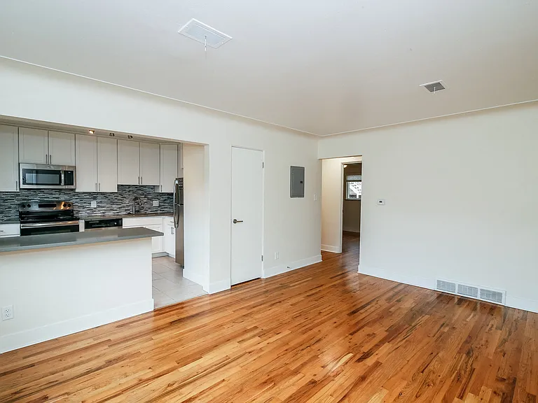 2421 S Gaylord St — Photo 35