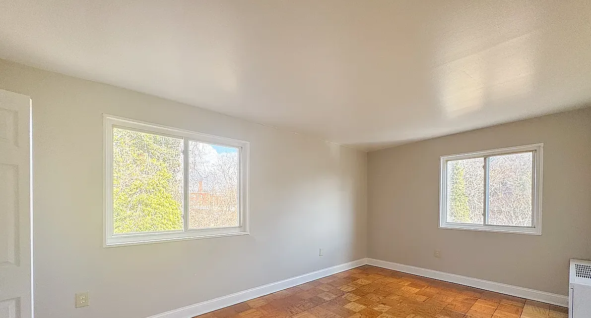 Delton Apartments — Photo 4