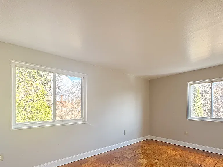 Delton Apartments — Photo 4