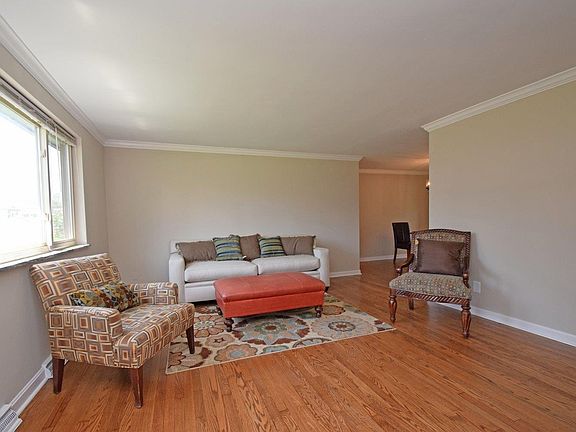 4th image of 742 Wilfert Dr