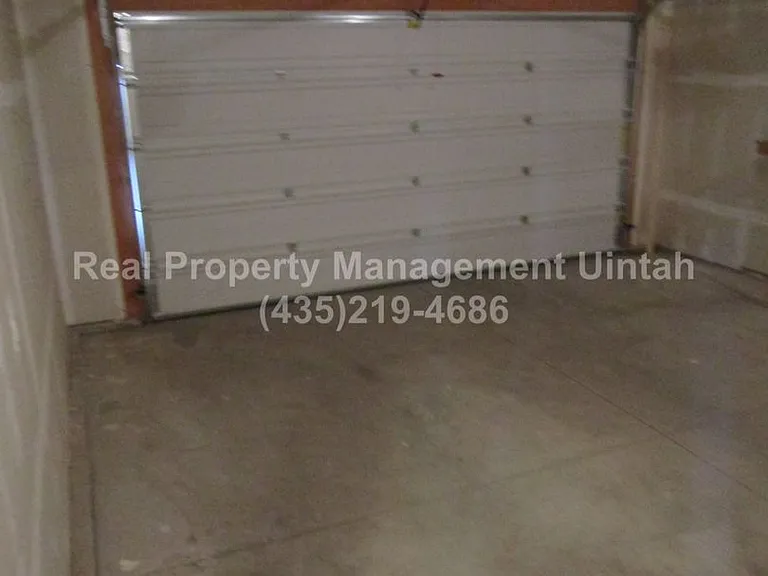428 E Red Fox Ln — Photo 4