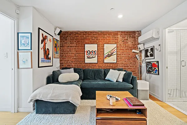 Rented by Dimitrios Kapelonis, LREB | media 4