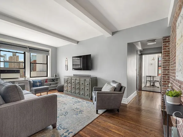 457 W 57th St #1102, New York, NY 10019