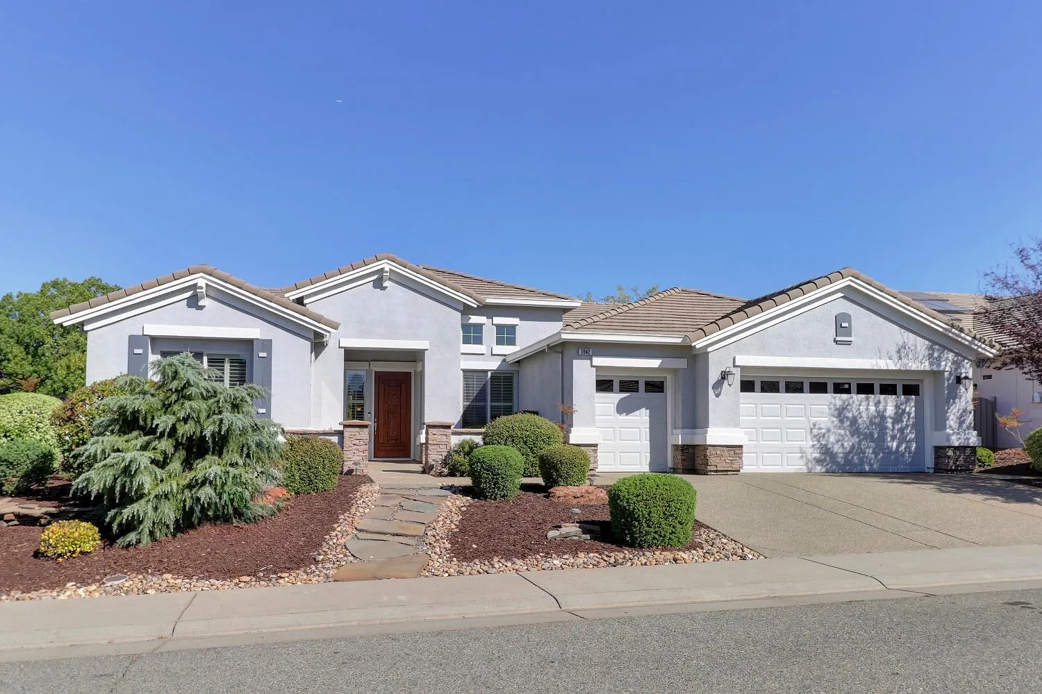 1842 Homewood Ln photo 1