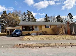 43 Maple Blvd, Colchester, NS B2N4N4