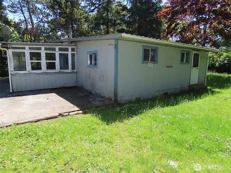 3rd image of 1047 Pine Street