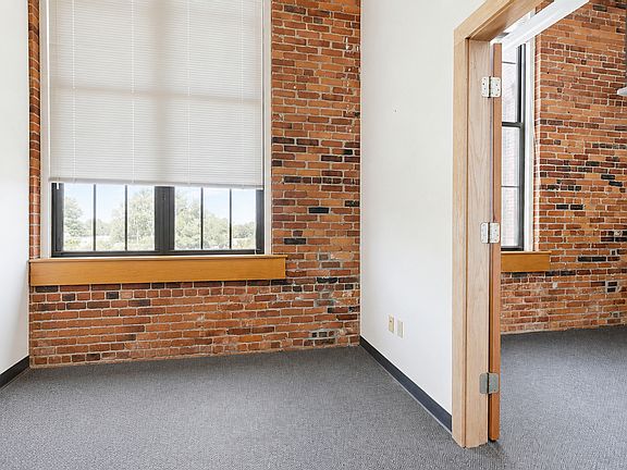 5th image of 2 Storer St #405