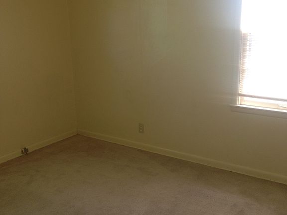 5th image of 4032 Crown Point Avenue
