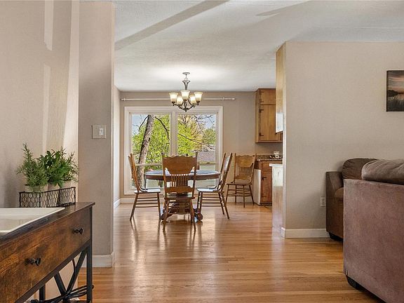 2nd image of 2614 Sherry Ln