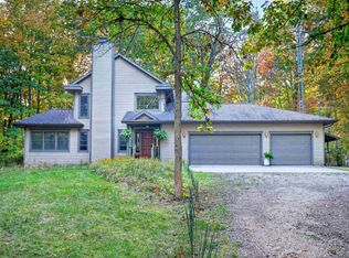 4455 N Ehlers Rd, Midland, MI 48642
