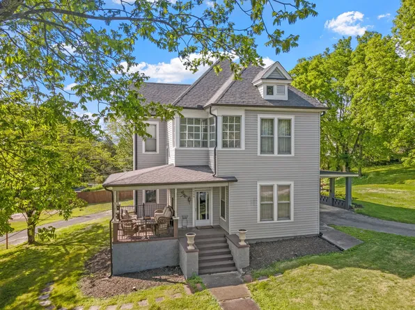 409 Hoffman Ave, Bridgeport, AL 35740